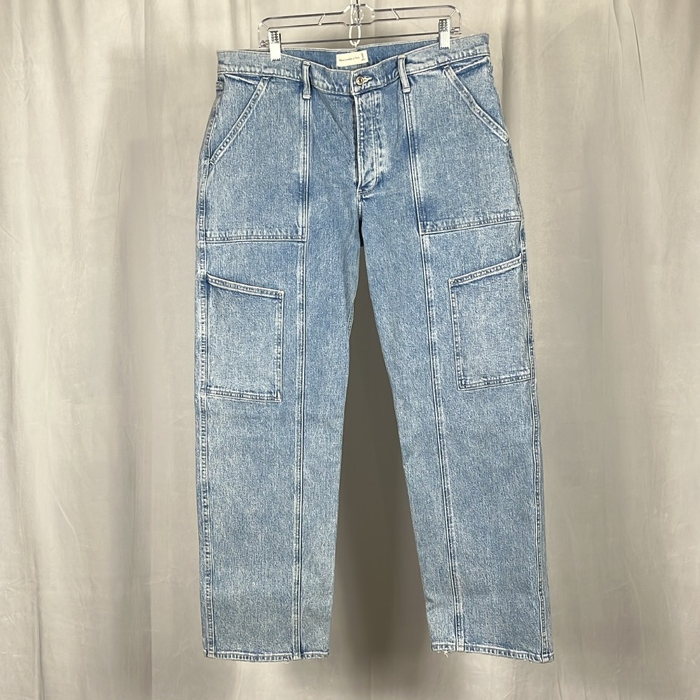 Abercrombie and Fitch Cargo Carpenter Jeans. - Picture 5 of 11